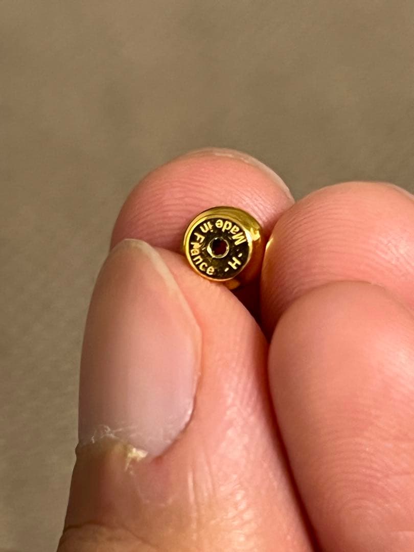 エルメス　H型デザイン 黒と金の片耳用ピアス