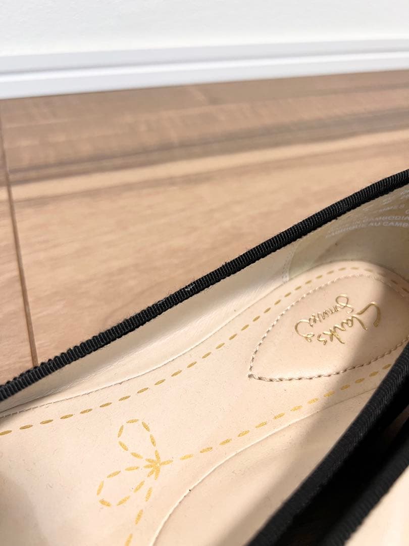 【26cm】新品Clarks エナメルフラットシューズ レディース 大きいサイズ