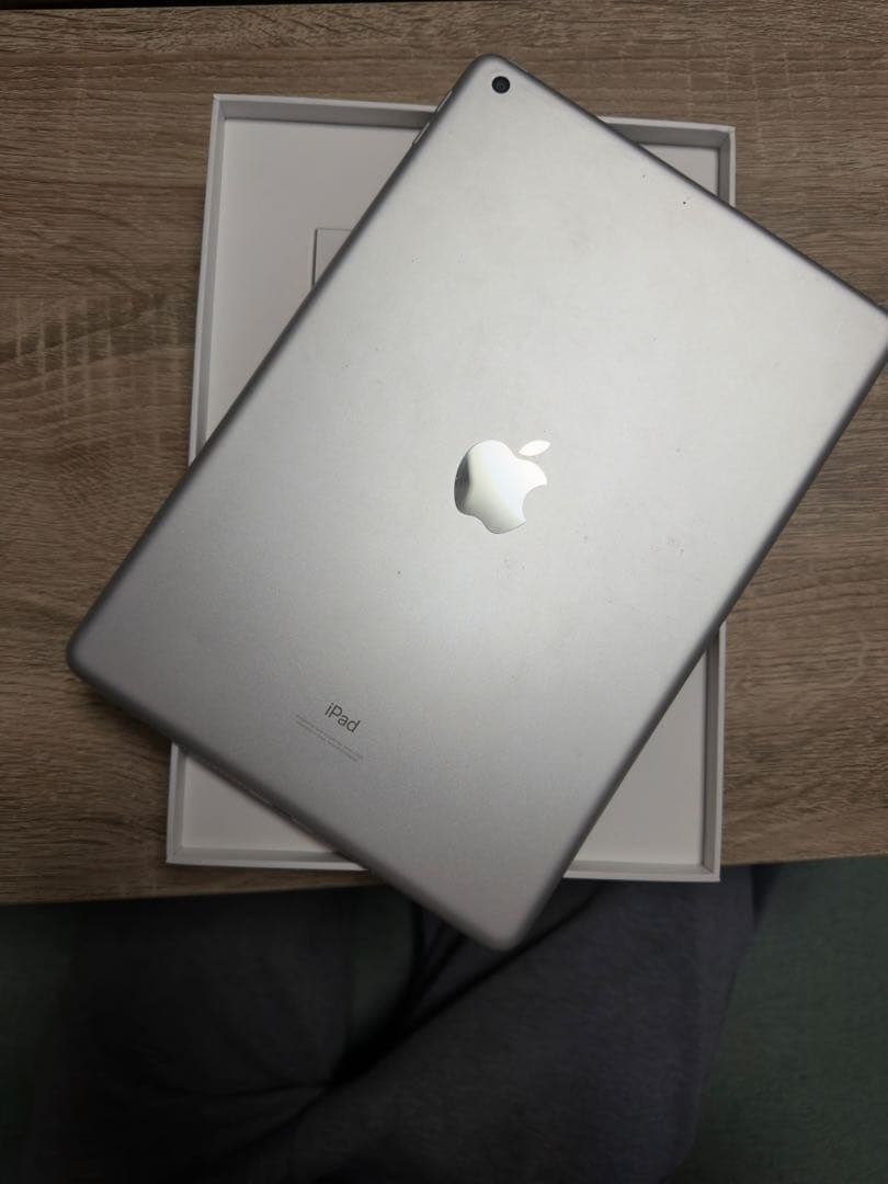 Apple iPad (第9世代) シルバー 64GB