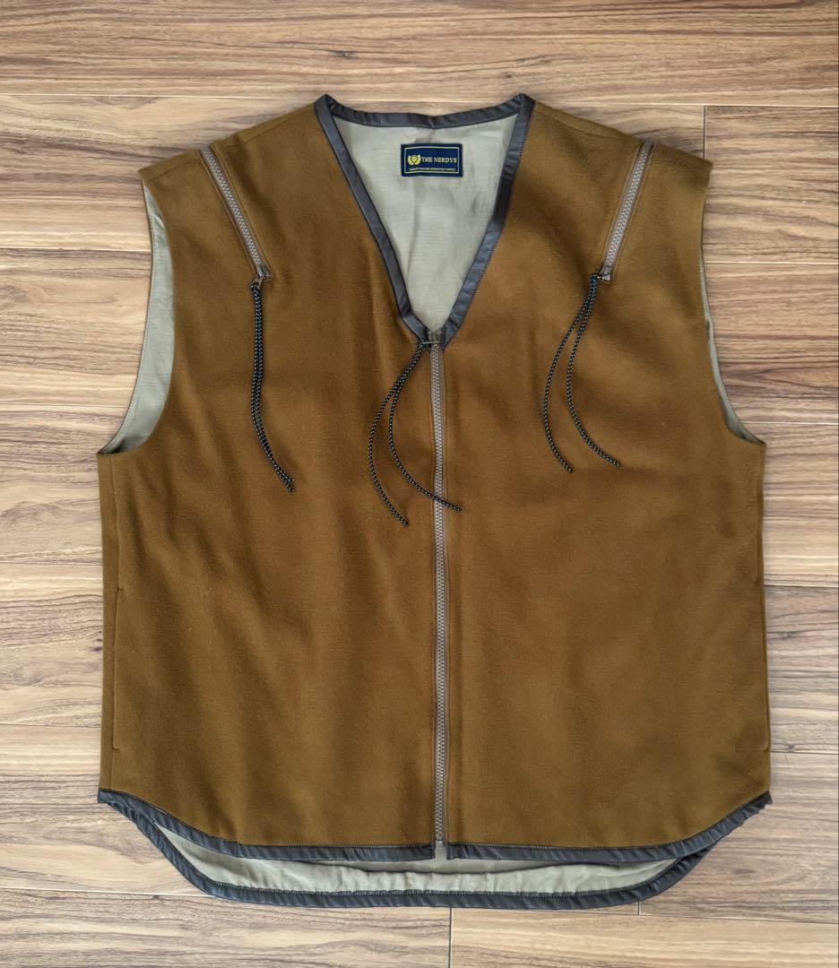 THE NERDYSブラウン ベストMELTON Over Vest Brown