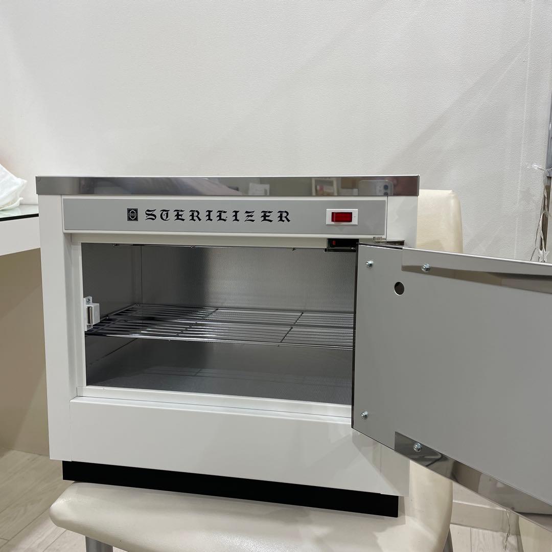 殺菌灯付保管庫　殺菌庫