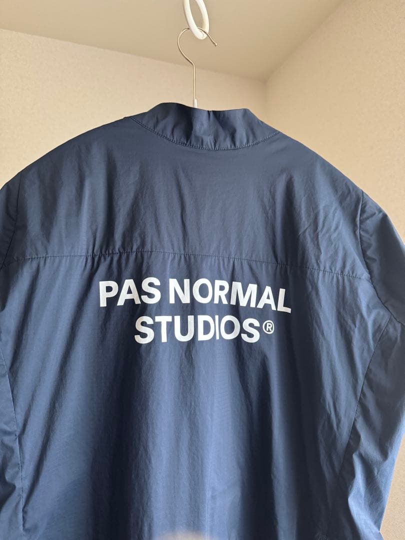 PAS NORMAL STUDIOS ネイビー ウインドブレーカー