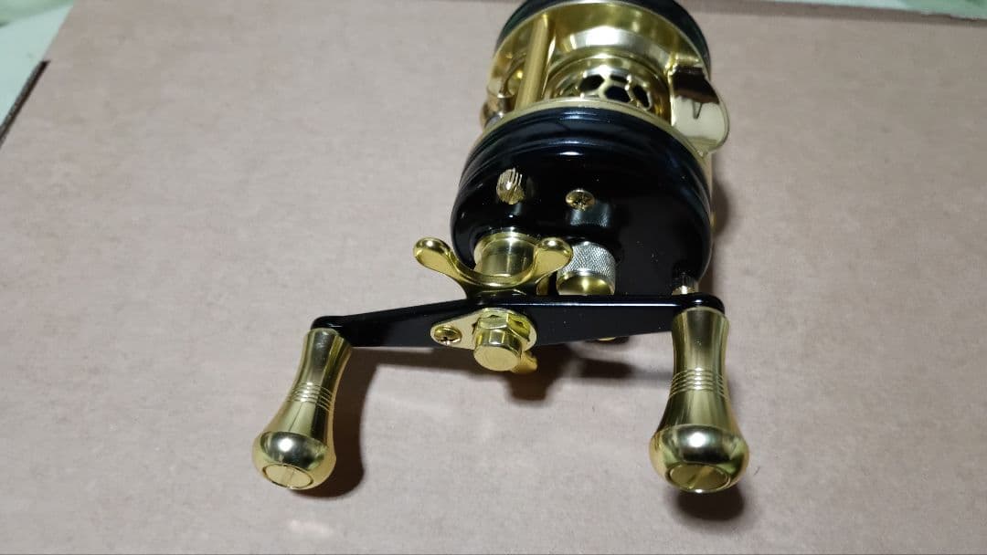 レトロ　ヴィンテージ オールド　丸型リール バタフライ 新品