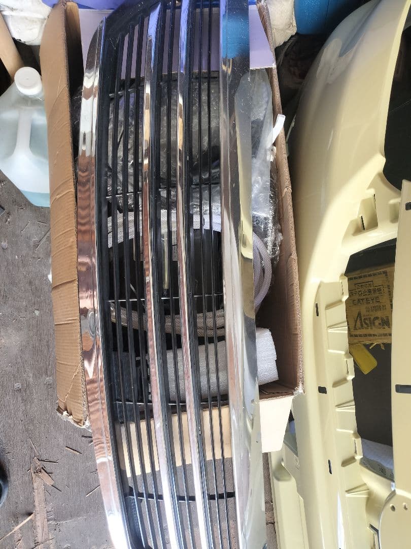 200系クラウンアスリート　社外グリル