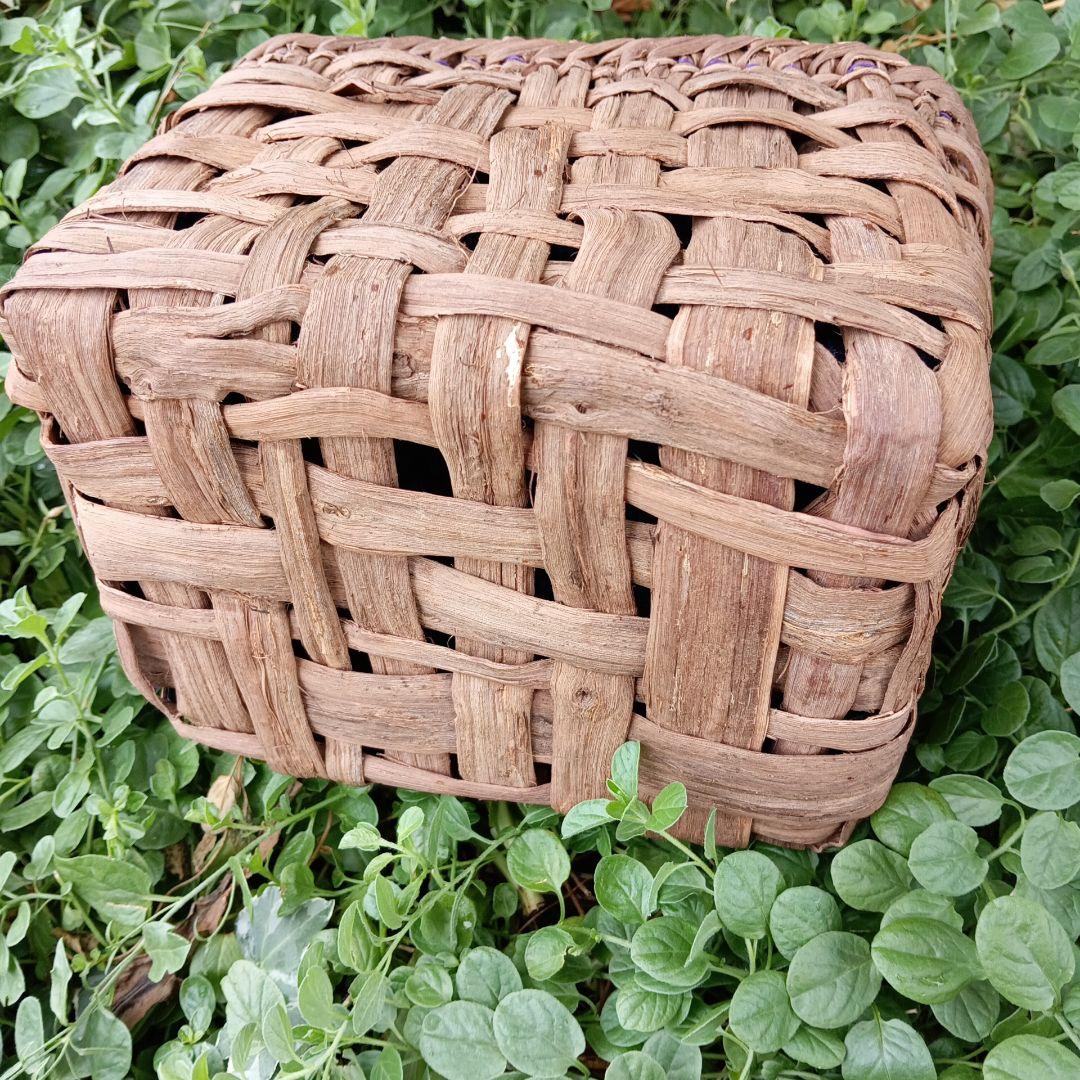 山葡萄籠　四角籠