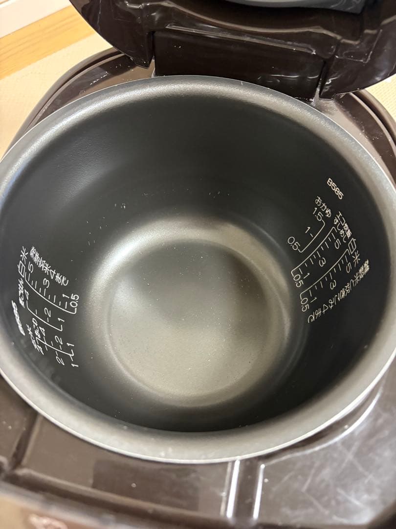 22年製　象印 NW-VH10 炊飯器 5.5合　ブラウン