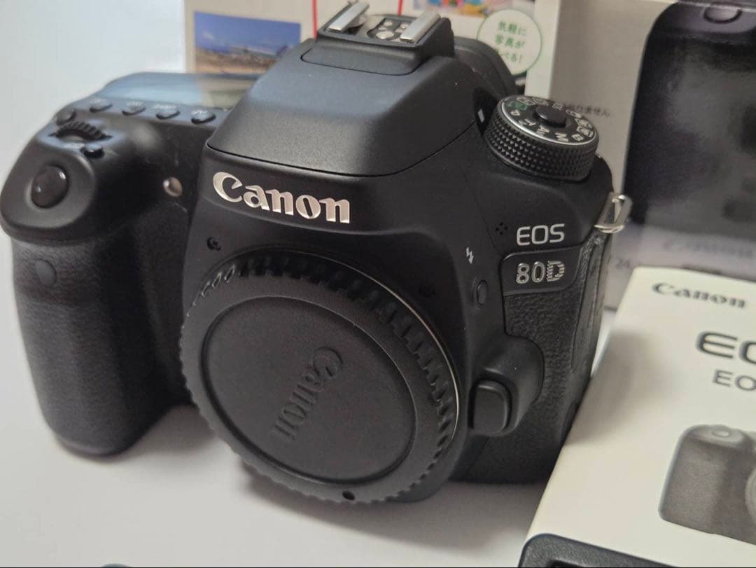 [美品] Canon EOS 80D ボディ　予備バッテリー付き