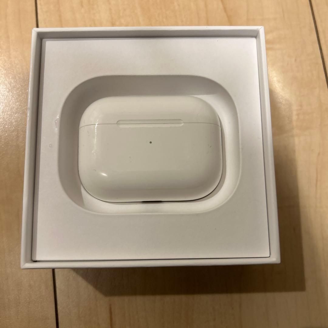 【最安値】AirPods Pro MWP22J/A ワイヤレス充電ケース付き