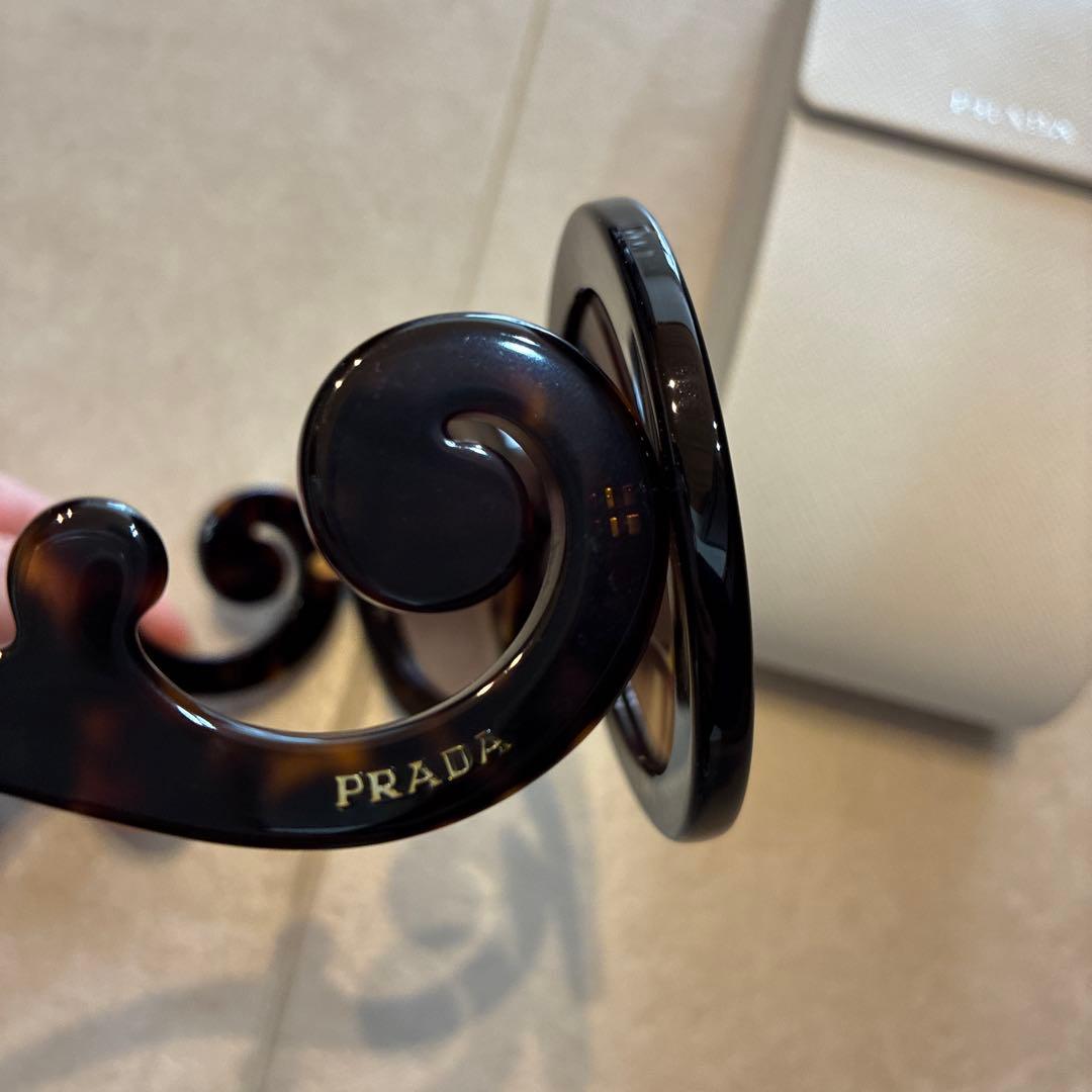 早い者勝ち！美品　お値下げ不可　PRADA バロックサングラス　べっ甲