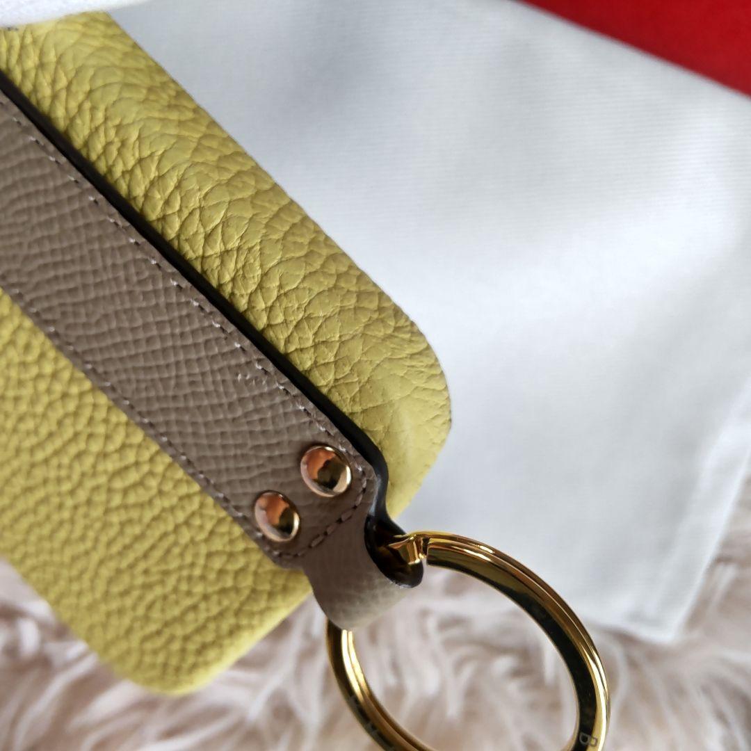 ほぼ新品✨ボナペンチュラ✨iphone17pro✨イエロー✨グレージュ✨ハンドル