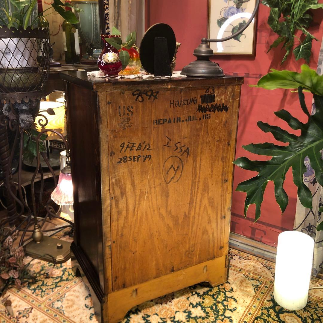 ヴィンテージ US アンティーク　３段　コンパクト　アクセント　キャビネット