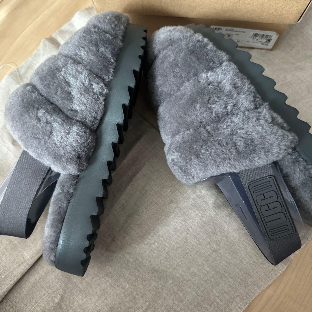 UGG ファーサンダル　シープスキン