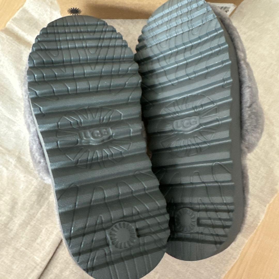 UGG ファーサンダル　シープスキン