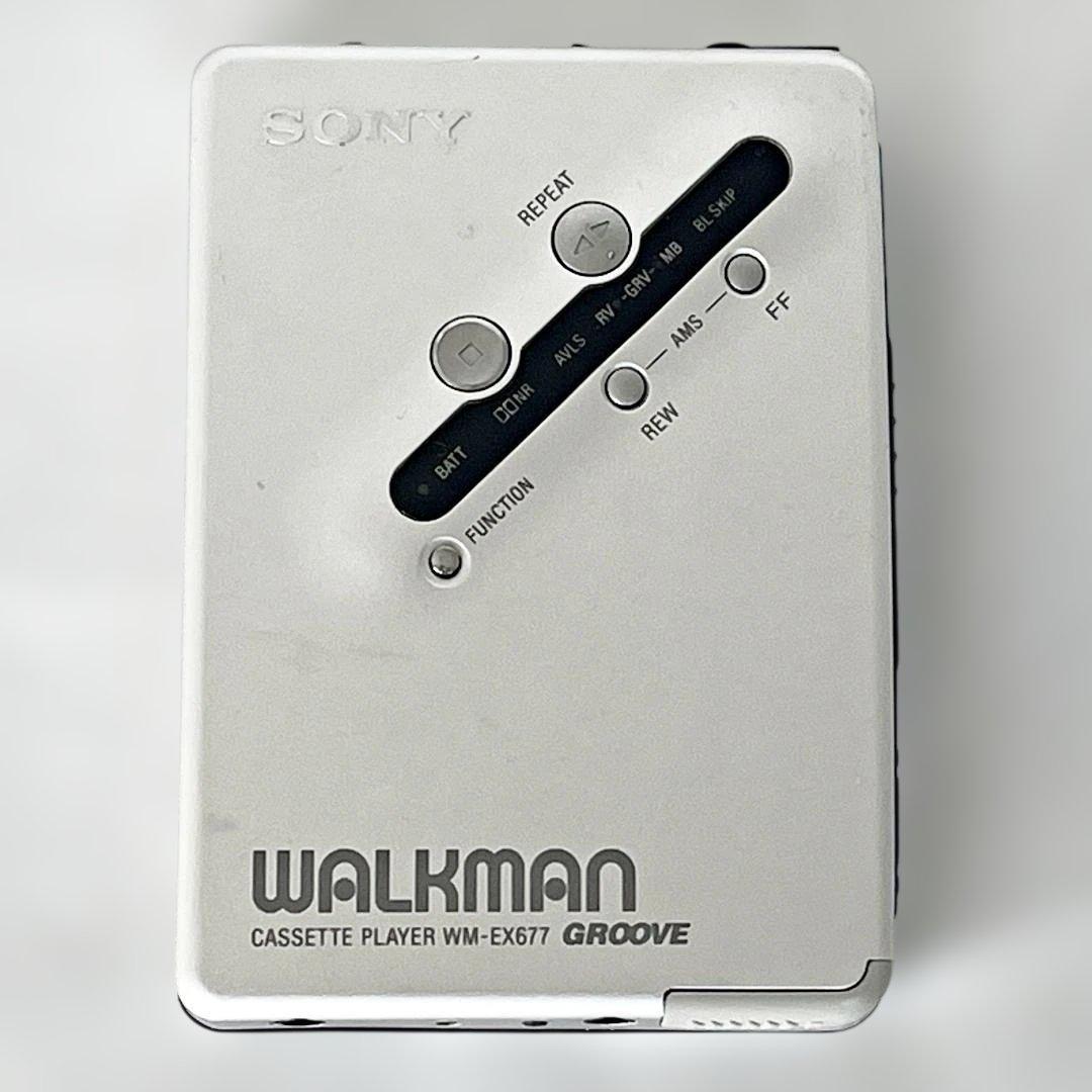 通電OK　SONY WM-EX677　シルバー　ウォークマン　ソニー　ジャンク