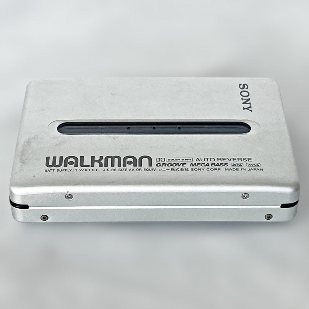 通電OK　SONY WM-EX677　シルバー　ウォークマン　ソニー　ジャンク