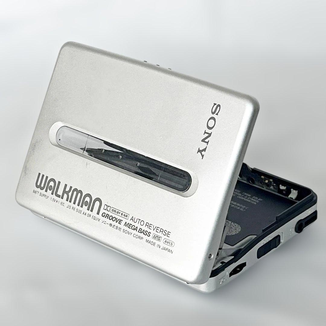 通電OK　SONY WM-EX677　シルバー　ウォークマン　ソニー　ジャンク