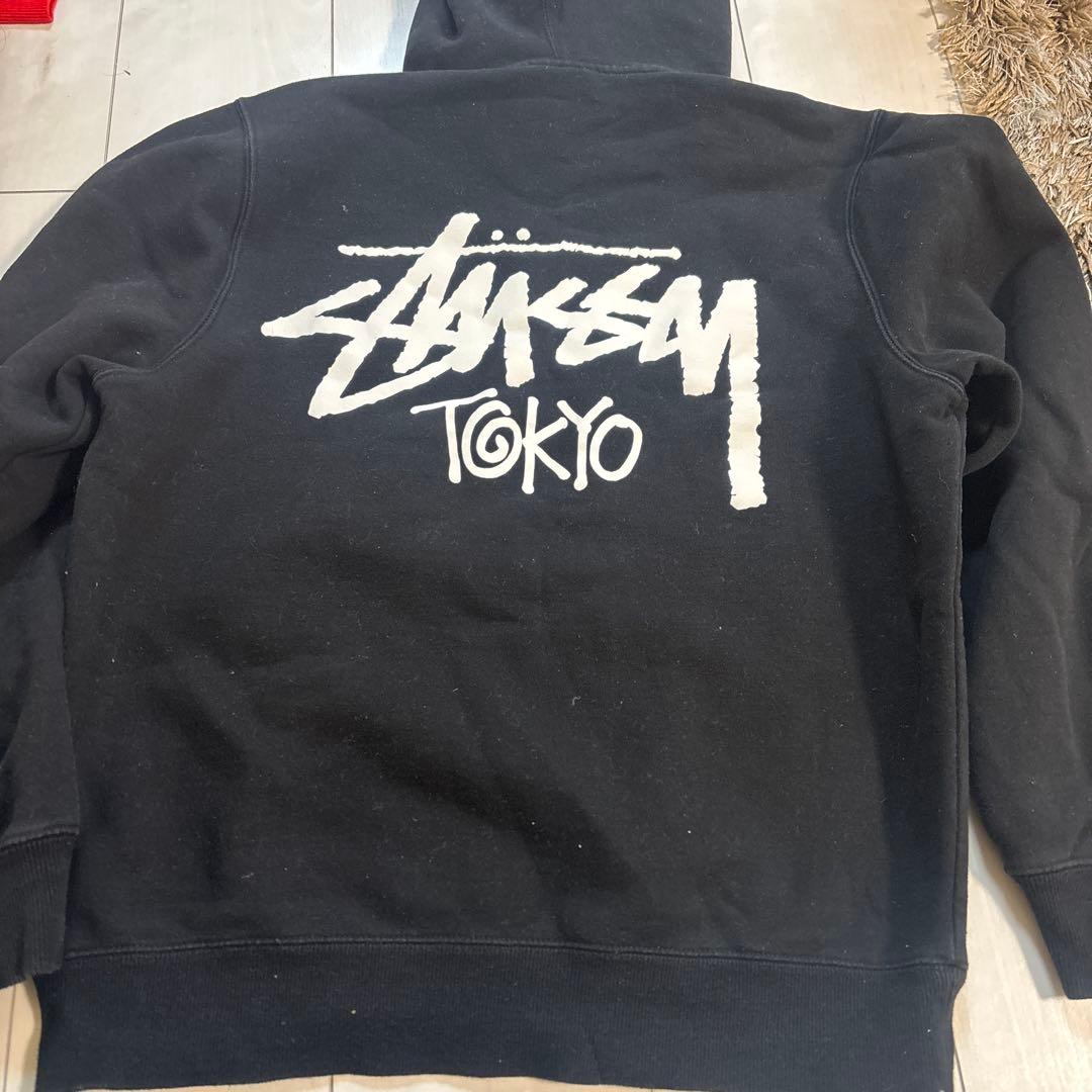 Stussy 黒 フード付きスウェット