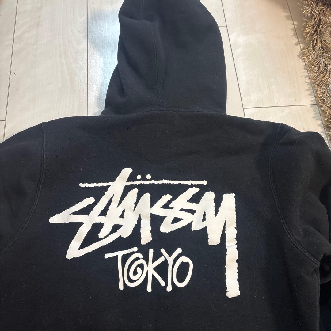 Stussy 黒 フード付きスウェット