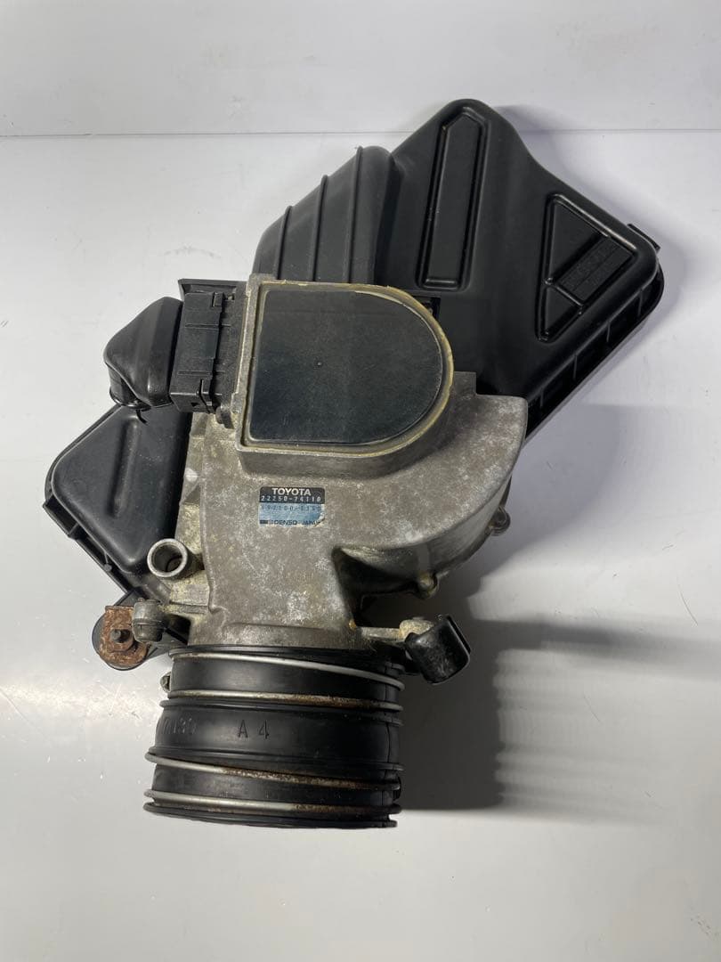 トヨタ セリカ マスエアフローメーターセンサー (22250-74110)。