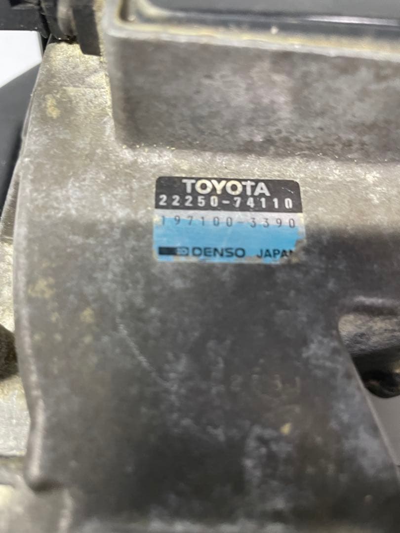 トヨタ セリカ マスエアフローメーターセンサー (22250-74110)。