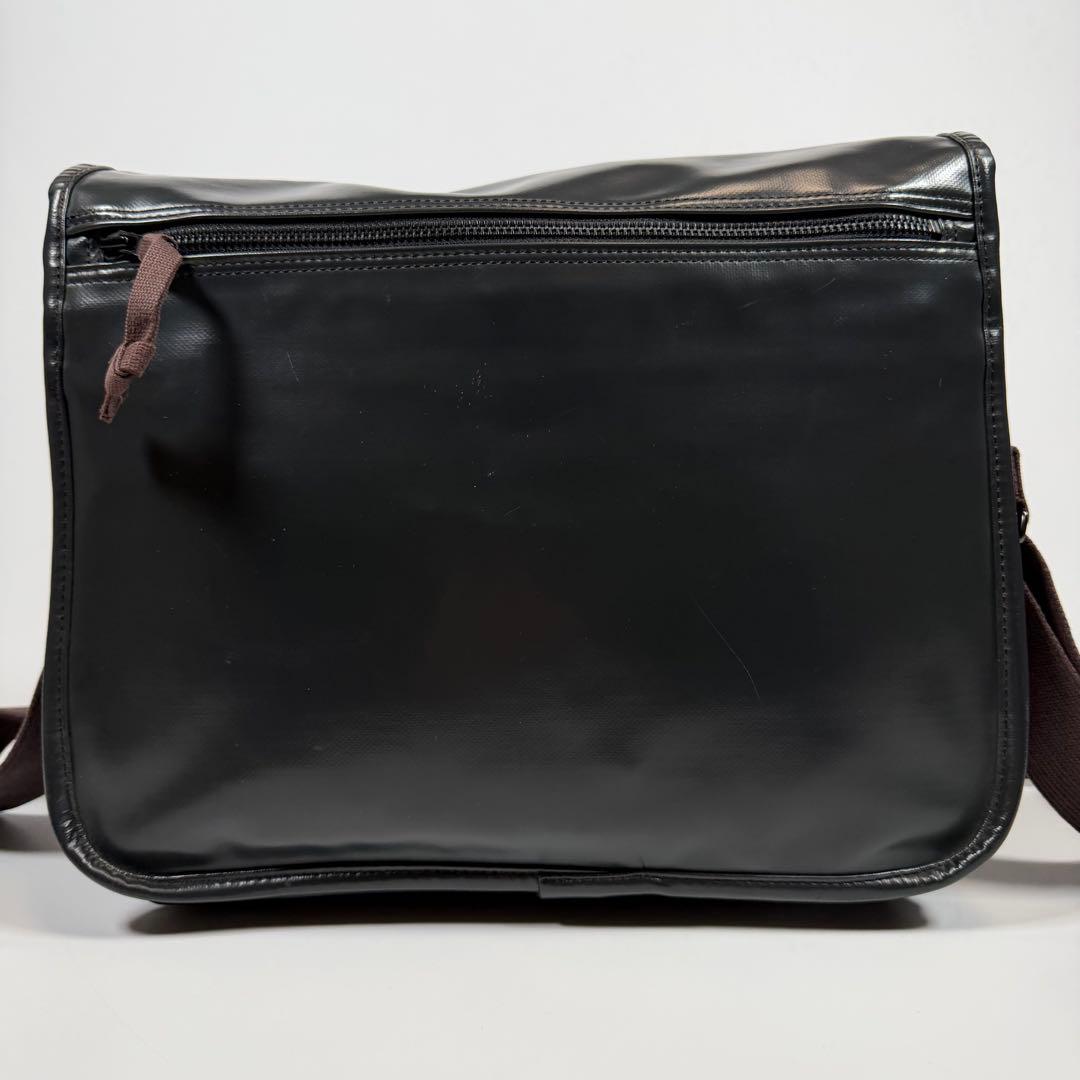 【極美品】ラゲッジレーベル　メッセンジャーバッグ　ライナー　黒系　赤バッテン