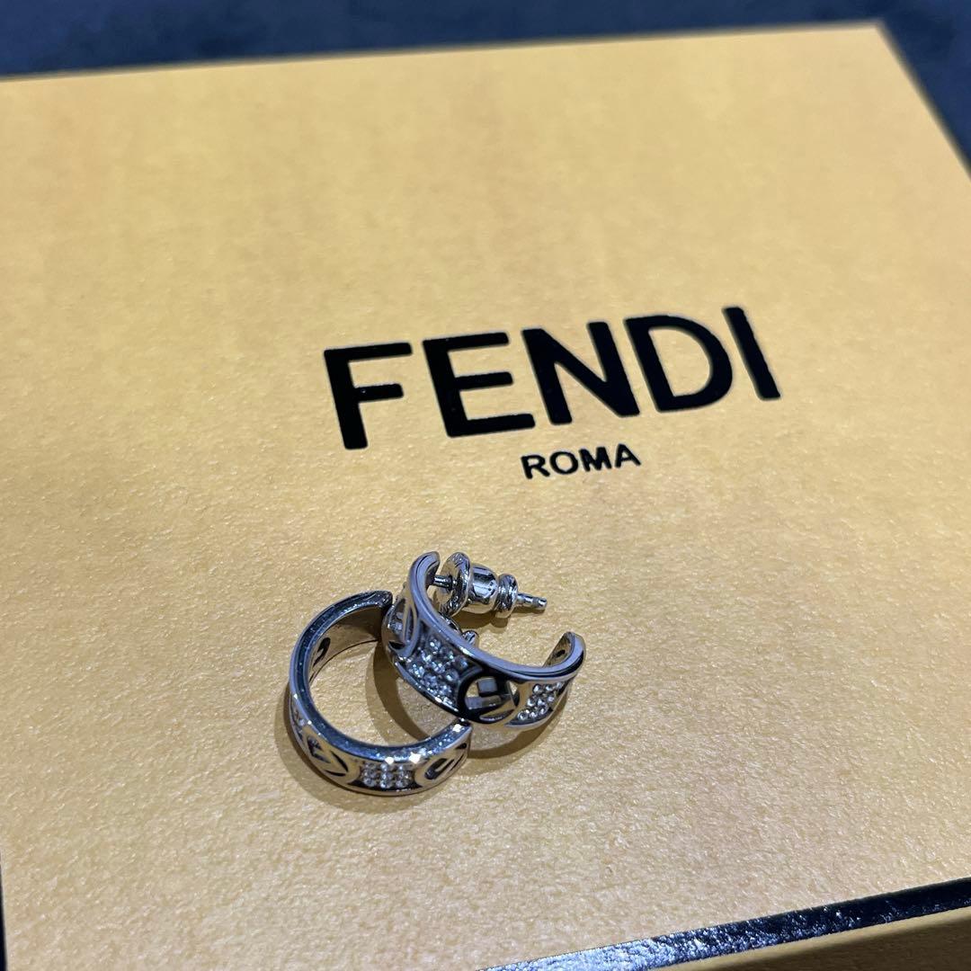 フェンディ　FENDI F Is エフイズ　イヤリング シルバー フープピアス