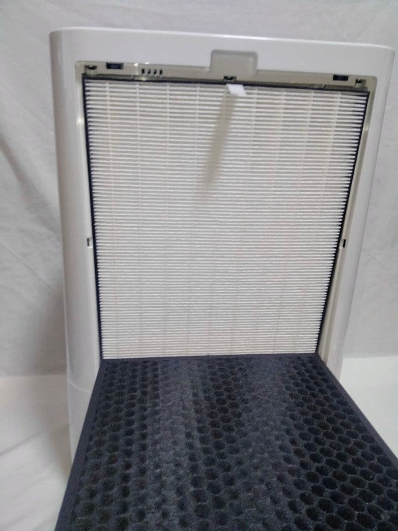 くり SHARP シャープ 空気清浄除湿機　CV-EF120-W