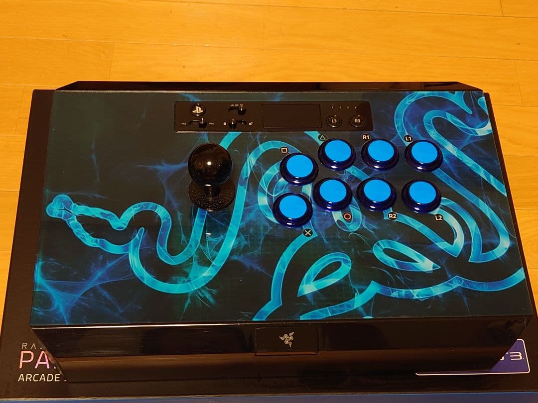 Razer Panthera アーケードスティック PS3/PS4対応