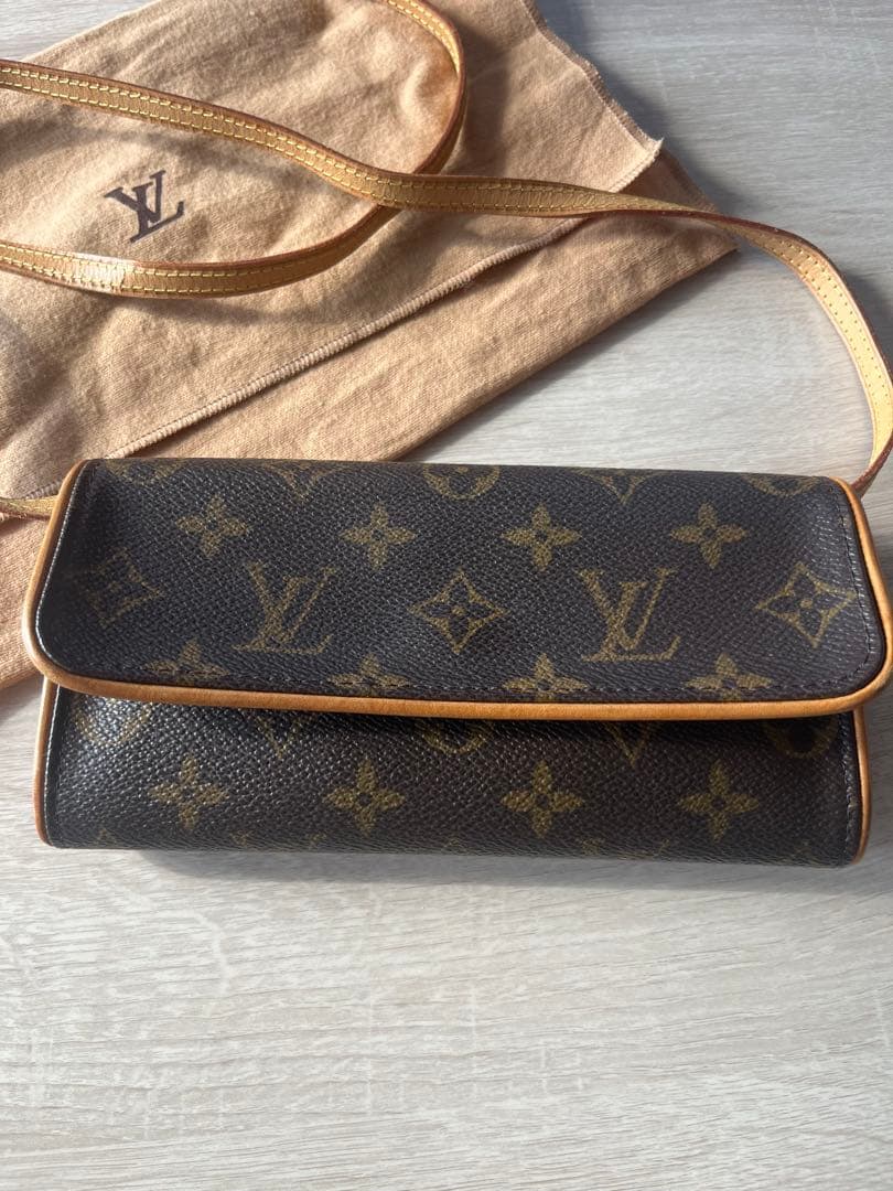 Louis Vuitton モノグラム ポシェットツインPM M51854
