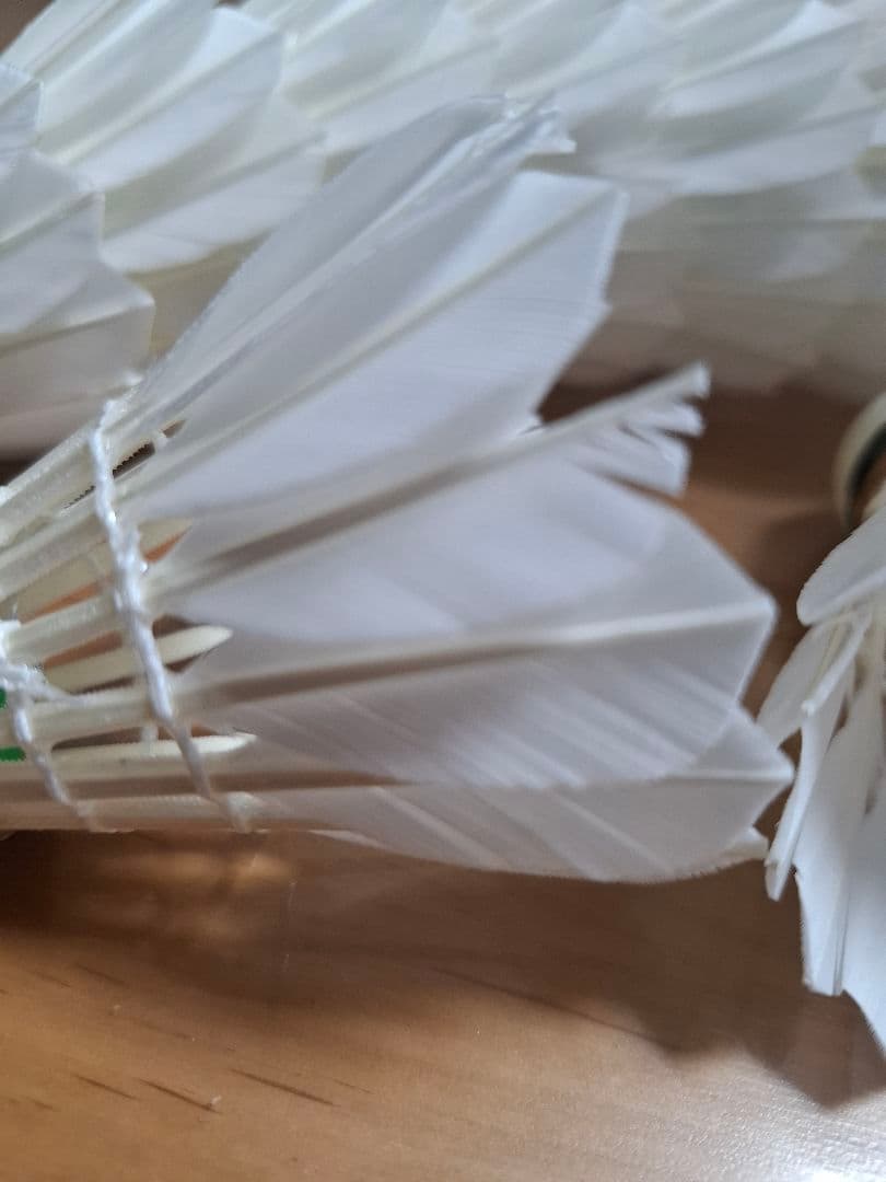 YONEX 美品セミシャトル ニューオフィシャル1箱４番手