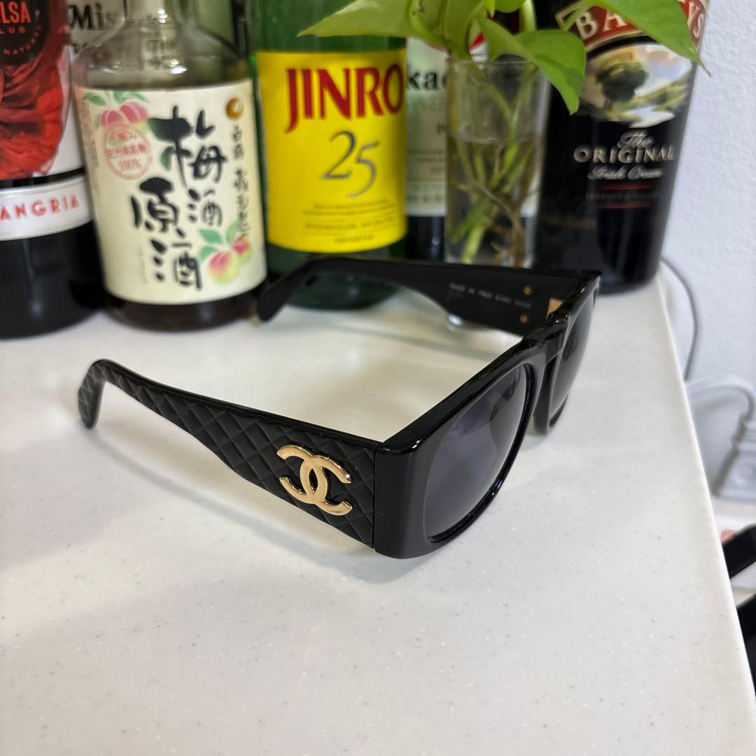 Chanel ブラック サングラス クワルトデザイン（箱無し）