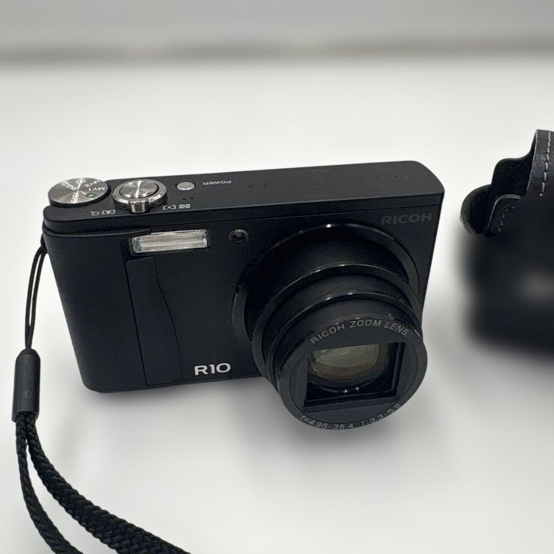 美品　RICOH R10 コンパクトデジタルカメラ