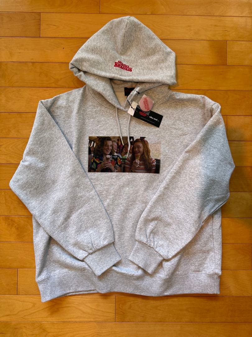 ストレンジャーシングス　ニコアンド　コラボパーカースウェット（クリアファイル付）