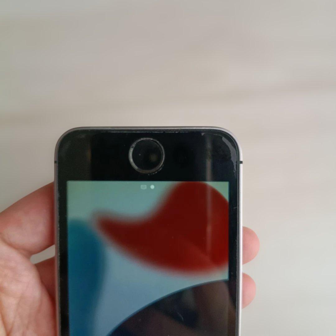 Apple iPhone SE 64GB SIMロックなし