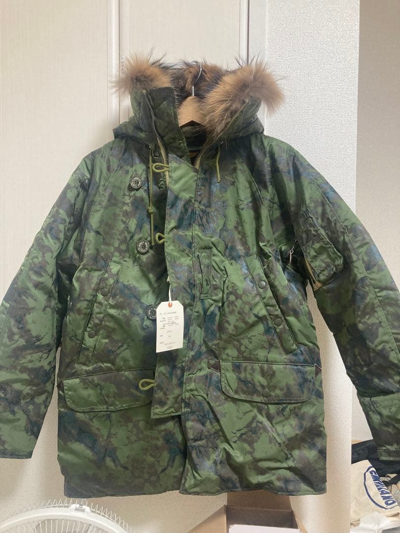 迷彩 ダウンジャケット フード付き