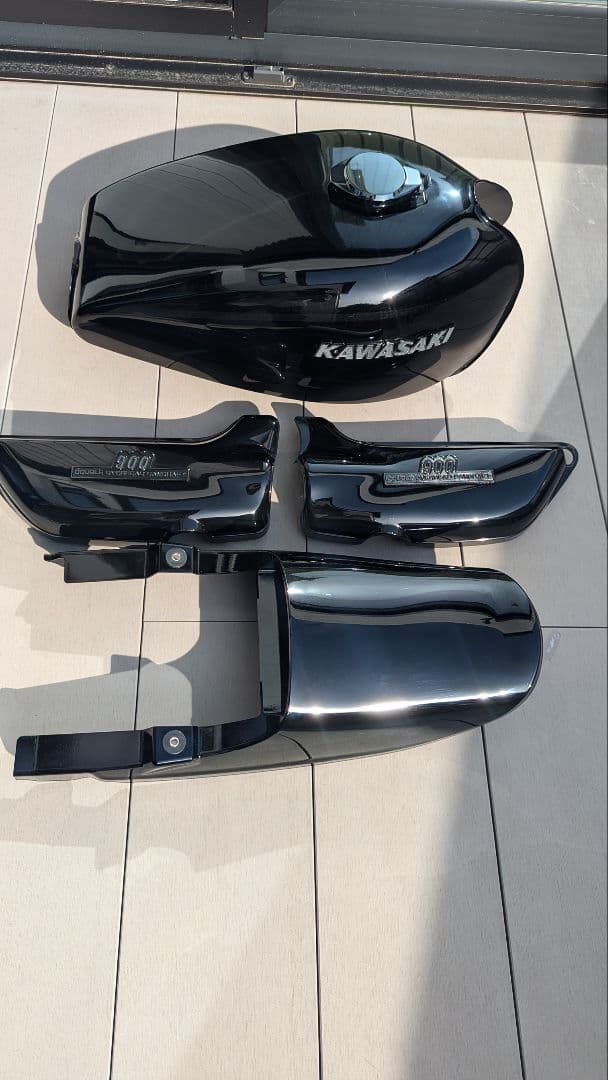 Z1Z2 タンク外装　ブラックタイガー　キャンディー　ゴースト　MRS　ビンゲル