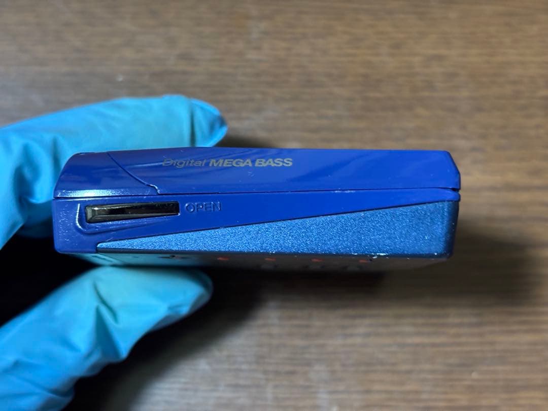 SONY MDウォークマン MZ-E7W BOSS仕様 傷あり 読み込み確認済み