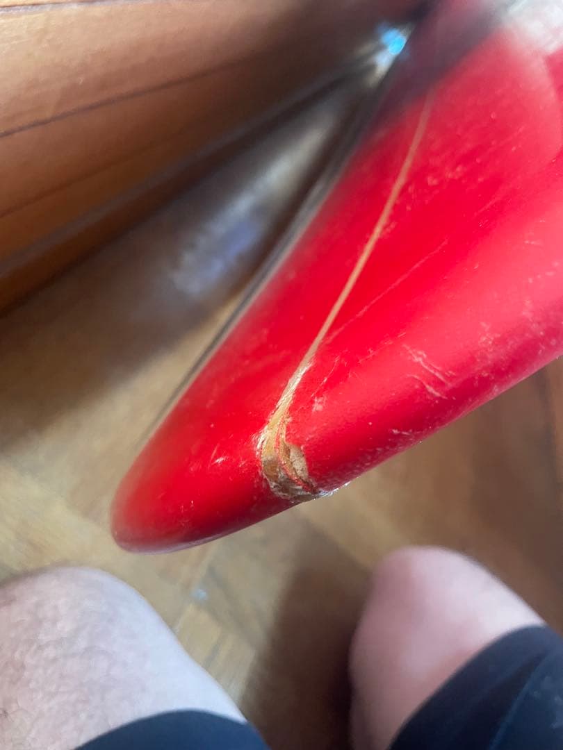 ロングボード赤とクリーム色 スライドインフィン９.5フィート