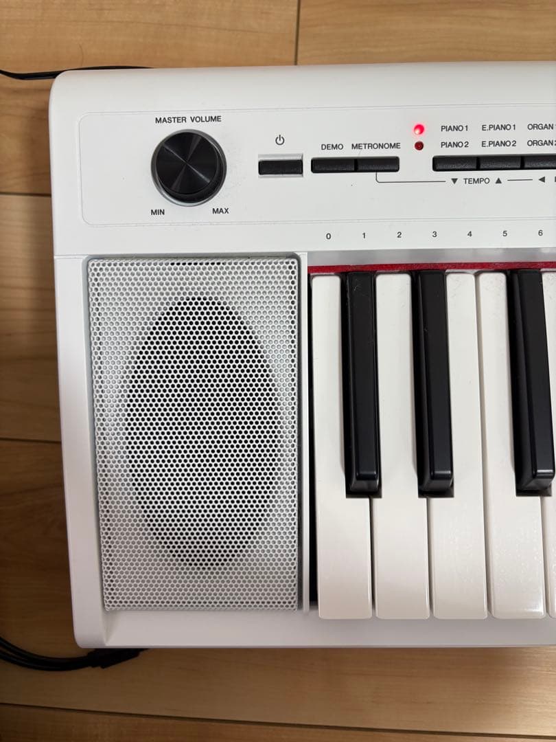 Yamaha piaggero ホワイトキーボード NP-12
