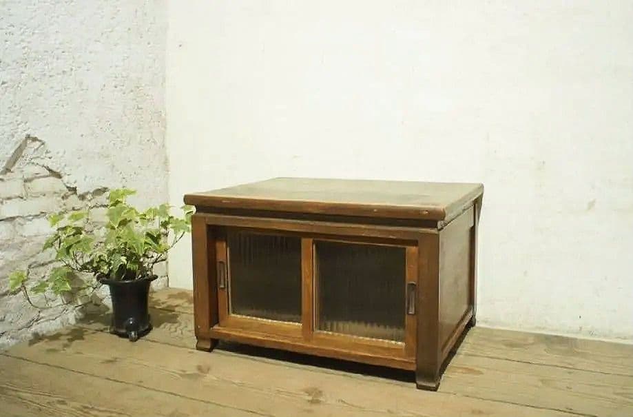 モールガラスの飾り棚　収納棚　ガラスケース　キャビネット　レトロ　ビンテージ