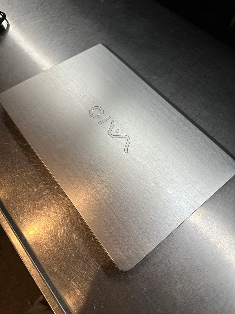 美品SONY VAIO シルバー ノートPC Windows8.1