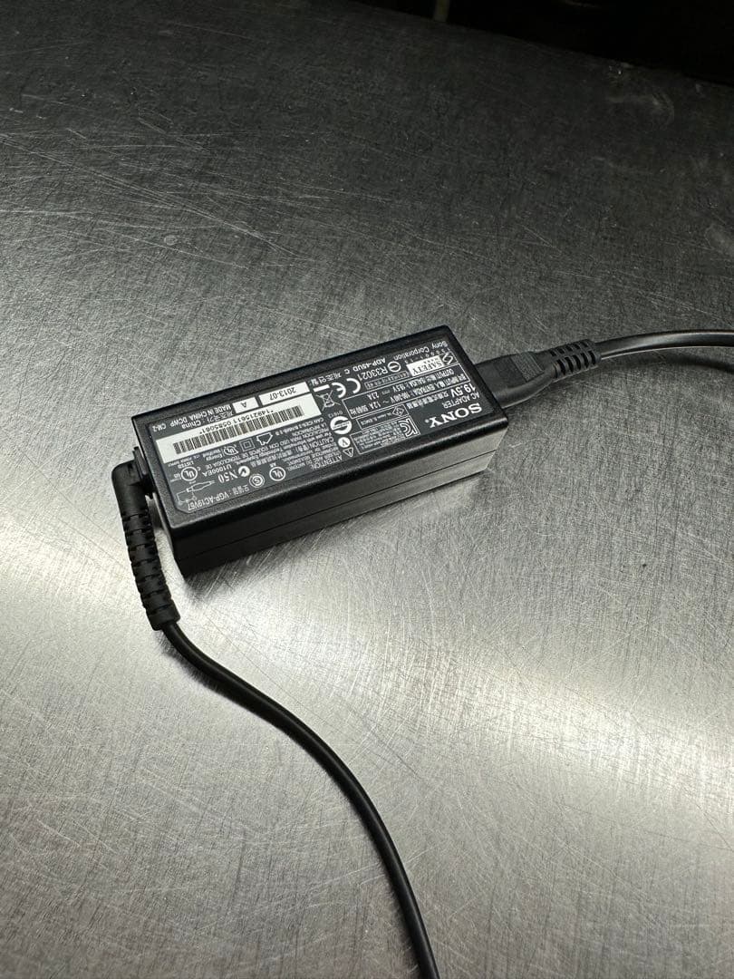 美品SONY VAIO シルバー ノートPC Windows8.1