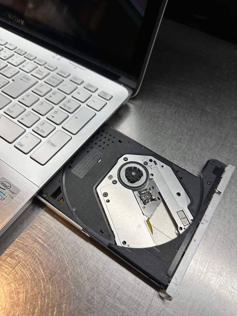 美品SONY VAIO シルバー ノートPC Windows8.1