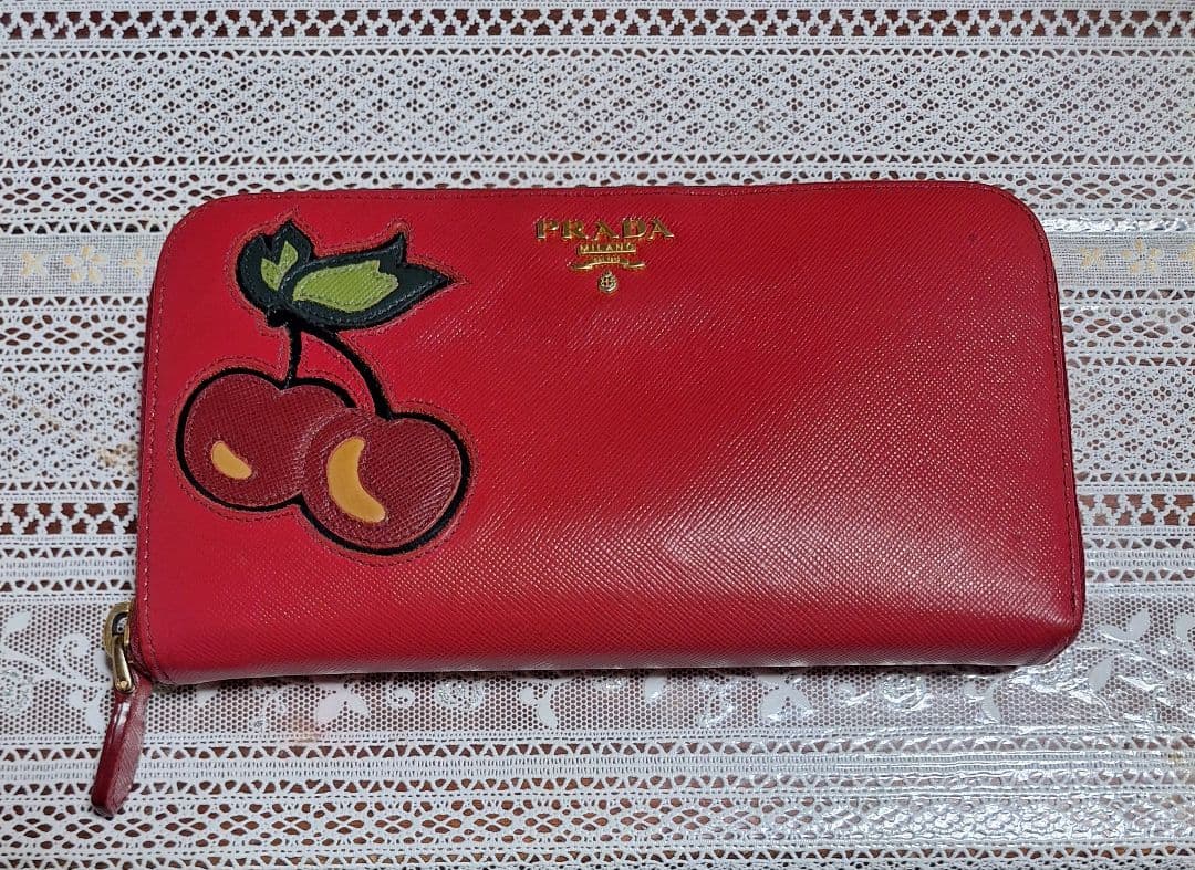 PRADA プラダさくらんぼ 長財布 レッド