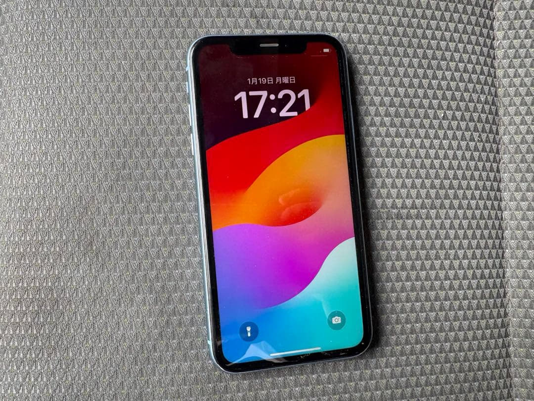 iPhoneXR 64GB ブルー　バッテリー残量82%