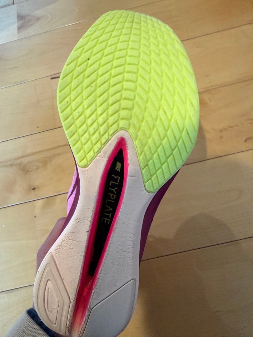 【美品】Nike ZoomX Vaporfly NEXT% 4 10.5