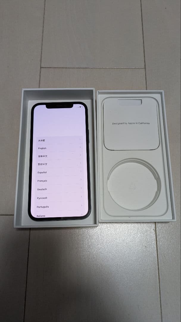 【美品】Apple iPhone 12 ブラック 本体