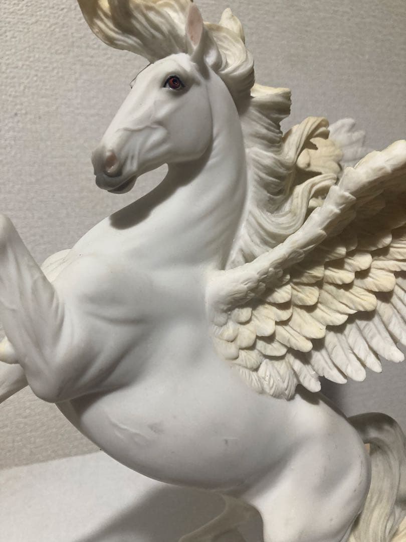 Veronese Design リアリングペガサス樹脂彫刻 ハンドペイント