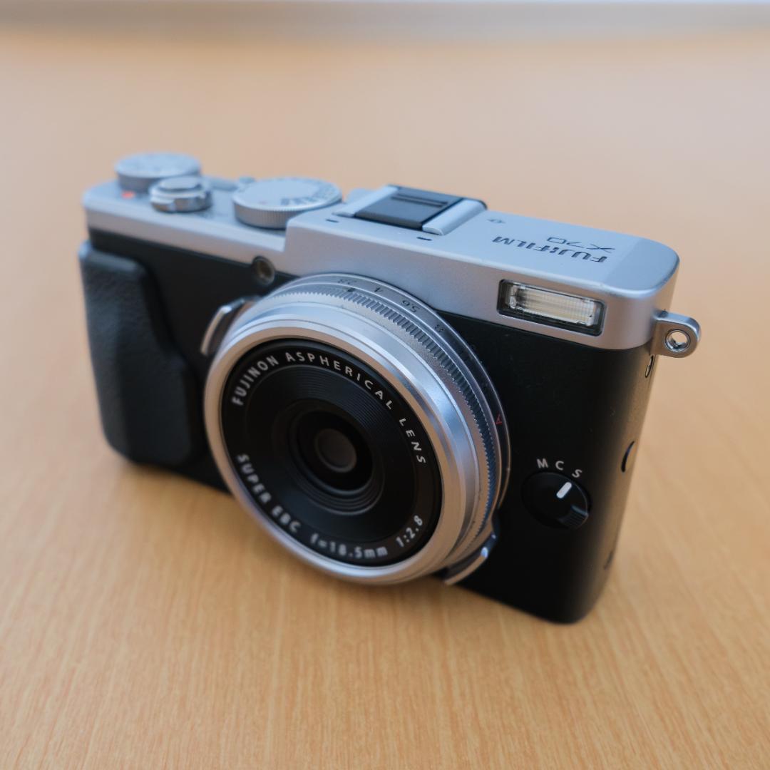 【美品】FUJIFILM X70 コンパクトデジタルカメラ