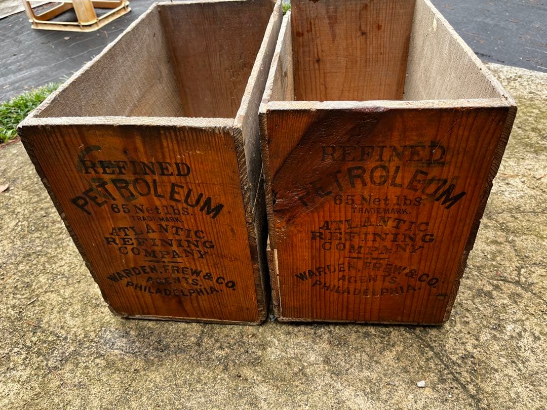 アメリカの古い石油会社のロゴ入り　木箱2個